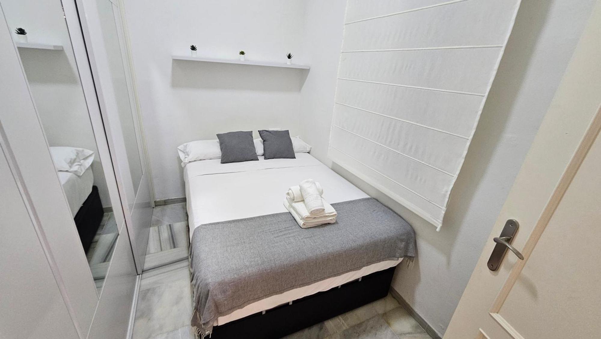 Wish Suite Feria De Sevilla Luaran gambar